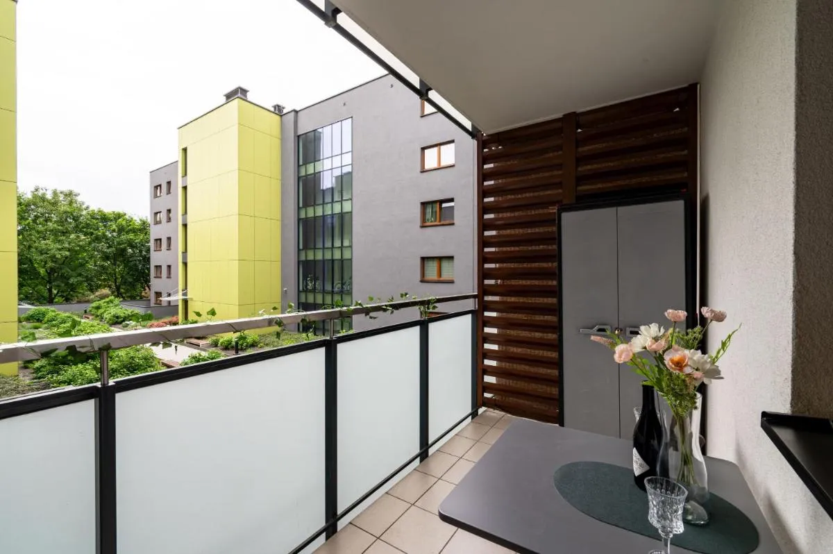 Image 5 of Grabiszyńska Studio – Balcony & Workspace – by Rentujemy