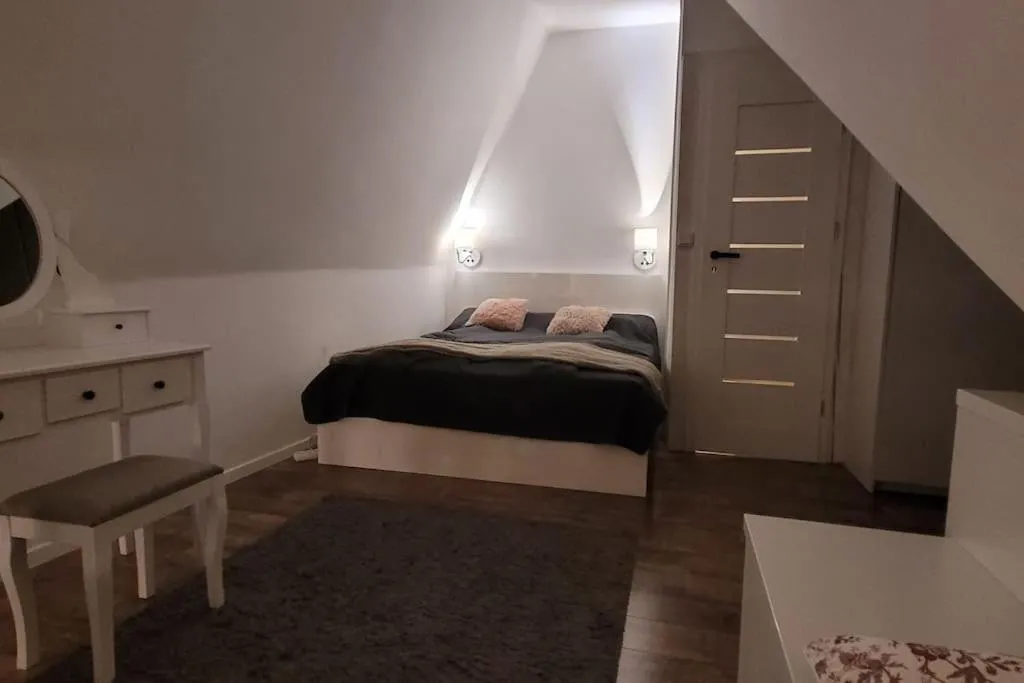 Image 1 of Klimatyczne mieszkanie w Rynku