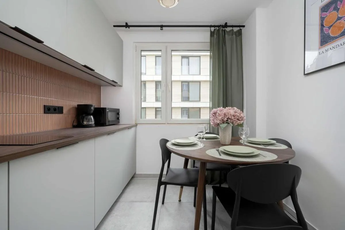 Image 3 of Large Apartment in Wrocław Center on the Market with 3 Bedrooms and Balcony by Noclegi Renters