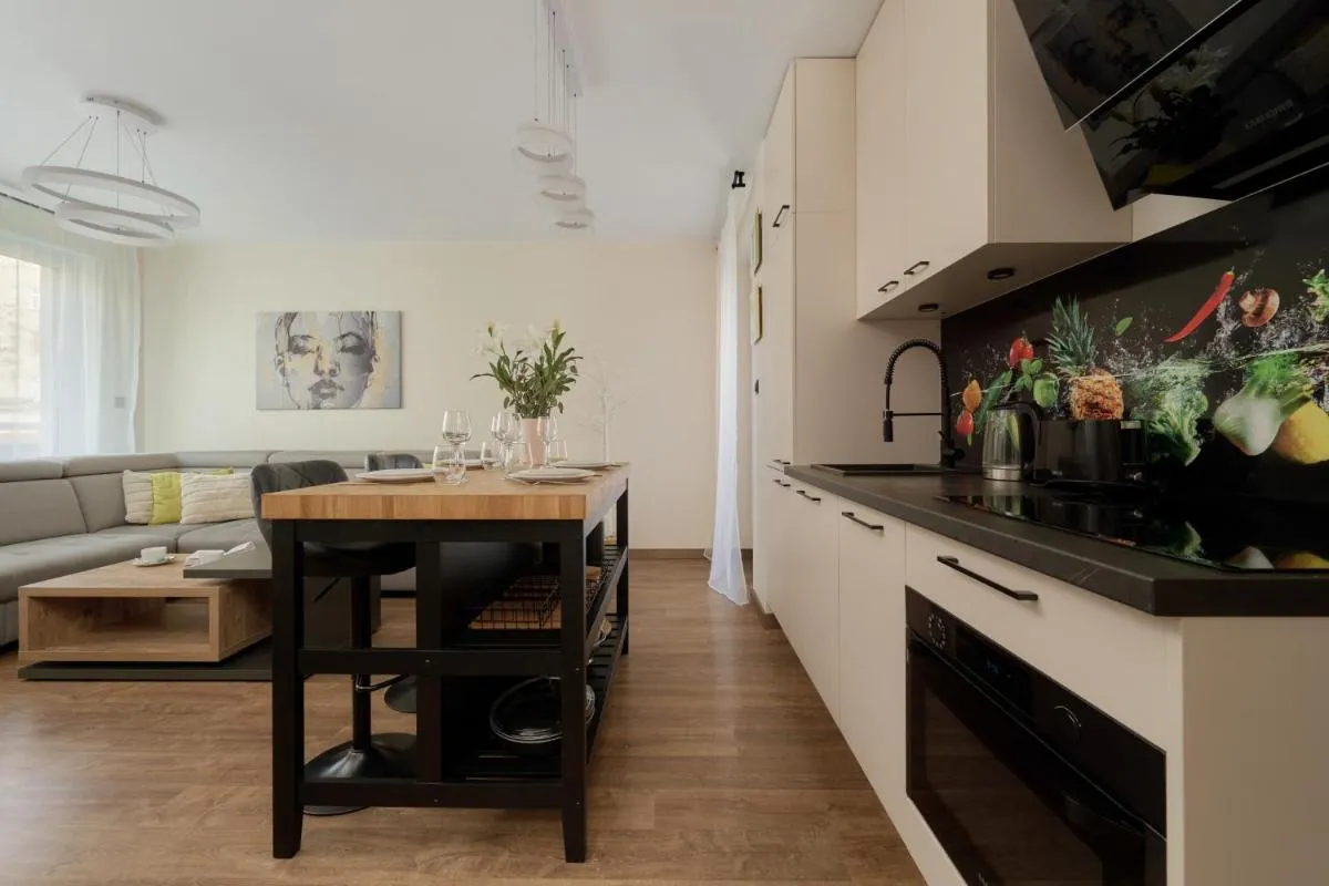 Image 4 of Lokum Vena Apartment with Terrace & Parking Wrocław by Noclegi Renters
