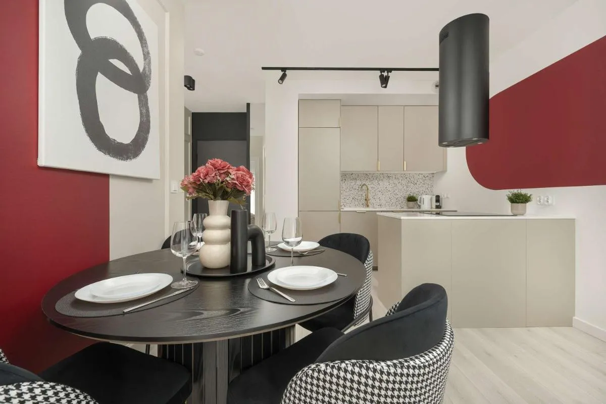 Image 3 of Luksusowy Apartament w Centrum Wrocławia Blisko Parku z Klimatyzacją w Salonie by Noclegi Renters