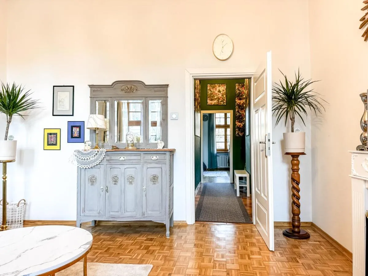 Image 5 of Luxury Decor & Amazing Island Views, Center! 5mins Rynek