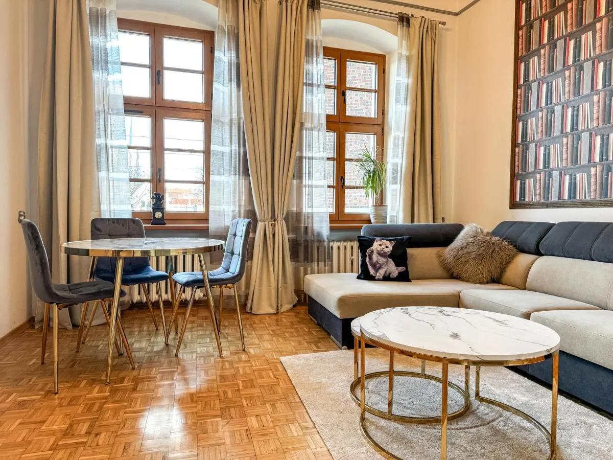 Image 3 of Luxury Decor & Amazing Island Views, Center! 5mins Rynek