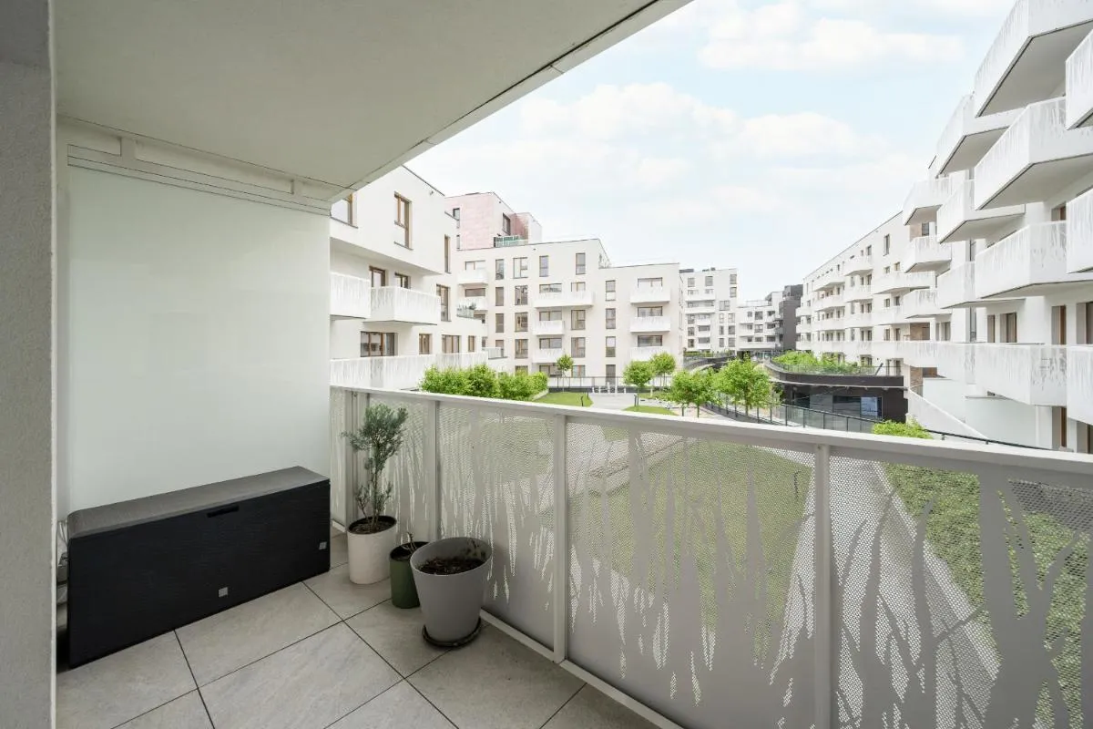 Image 4 of Modern Classic Studio Apartment in Kępa Mieszczańska by Noclegi Renters