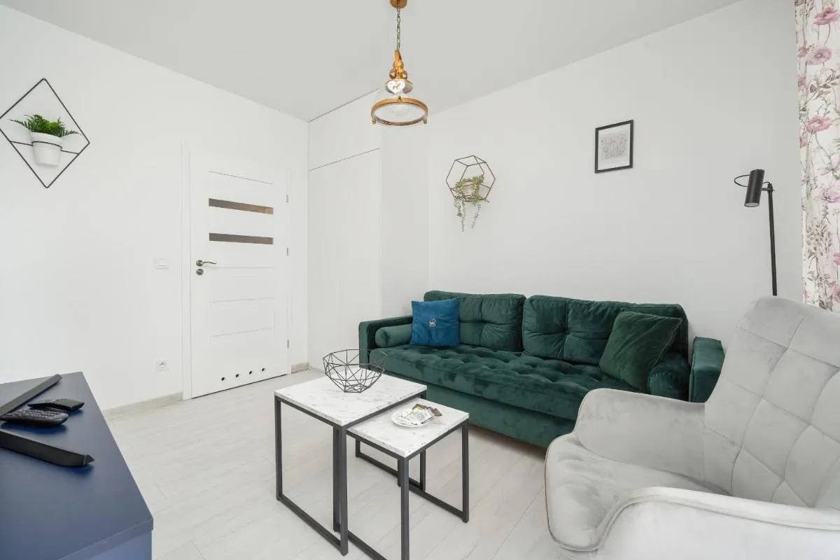 Image 5 of Modern Classic Studio Apartment in Kępa Mieszczańska by Noclegi Renters