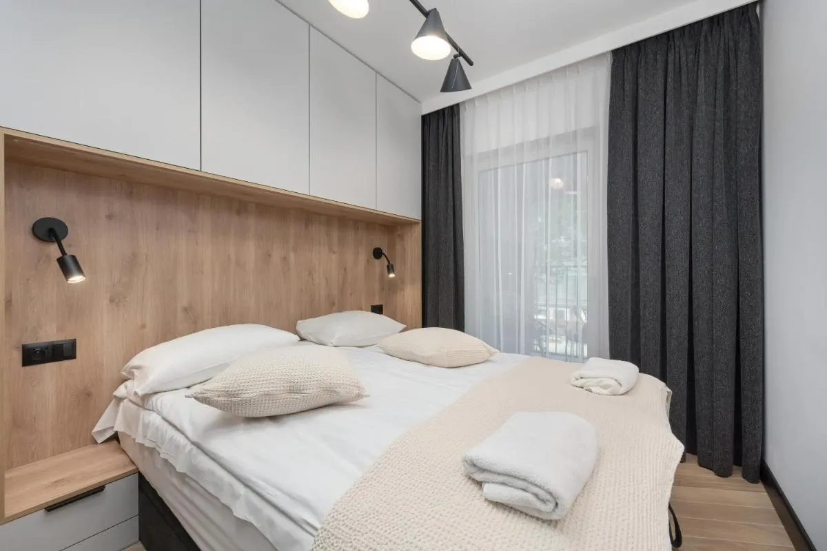 Image 1 of Nowoczesny Apartament z Klimatyzacją i Parkingiem by Renters Prestige