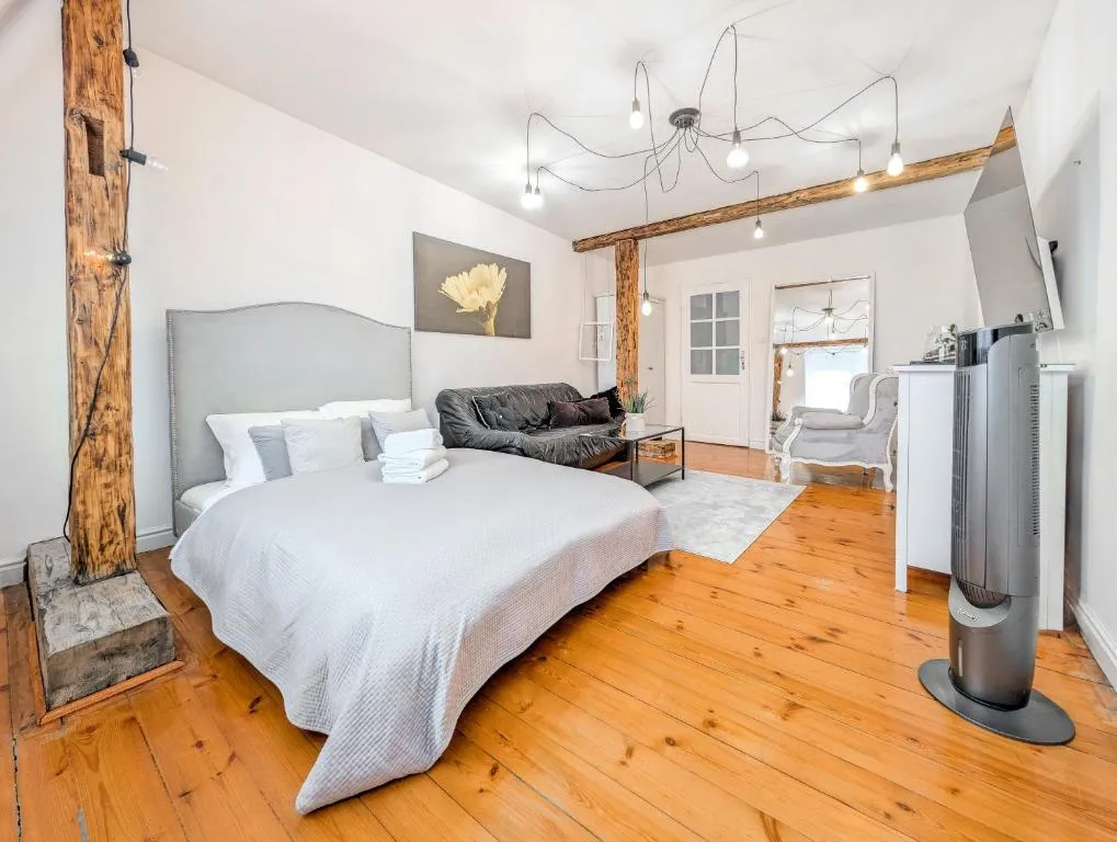 Image of Nowowiejska Chic Harmony Apartment by BookingHost
