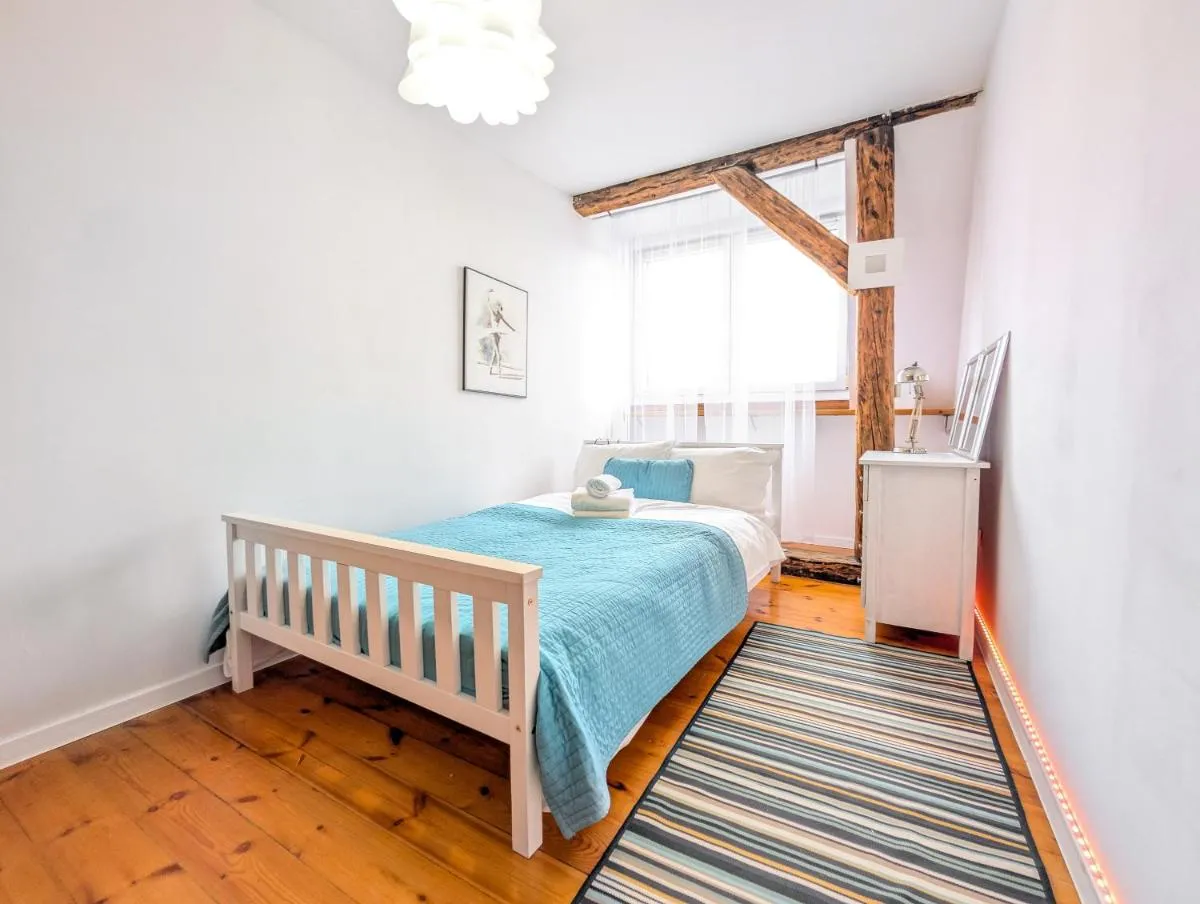 Image 6 of Nowowiejska Chic Harmony Apartment by BookingHost
