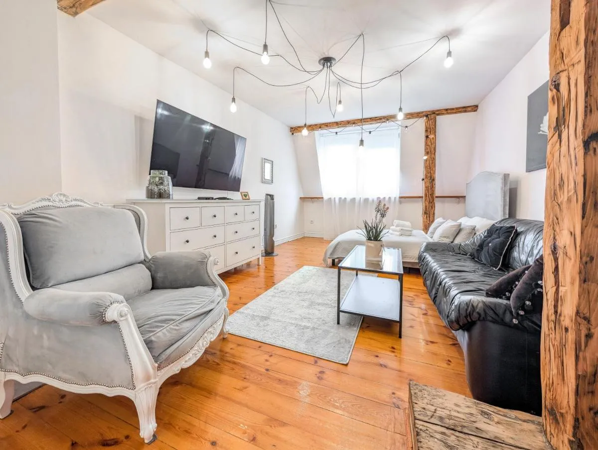 Image 4 of Nowowiejska Chic Harmony Apartment by BookingHost