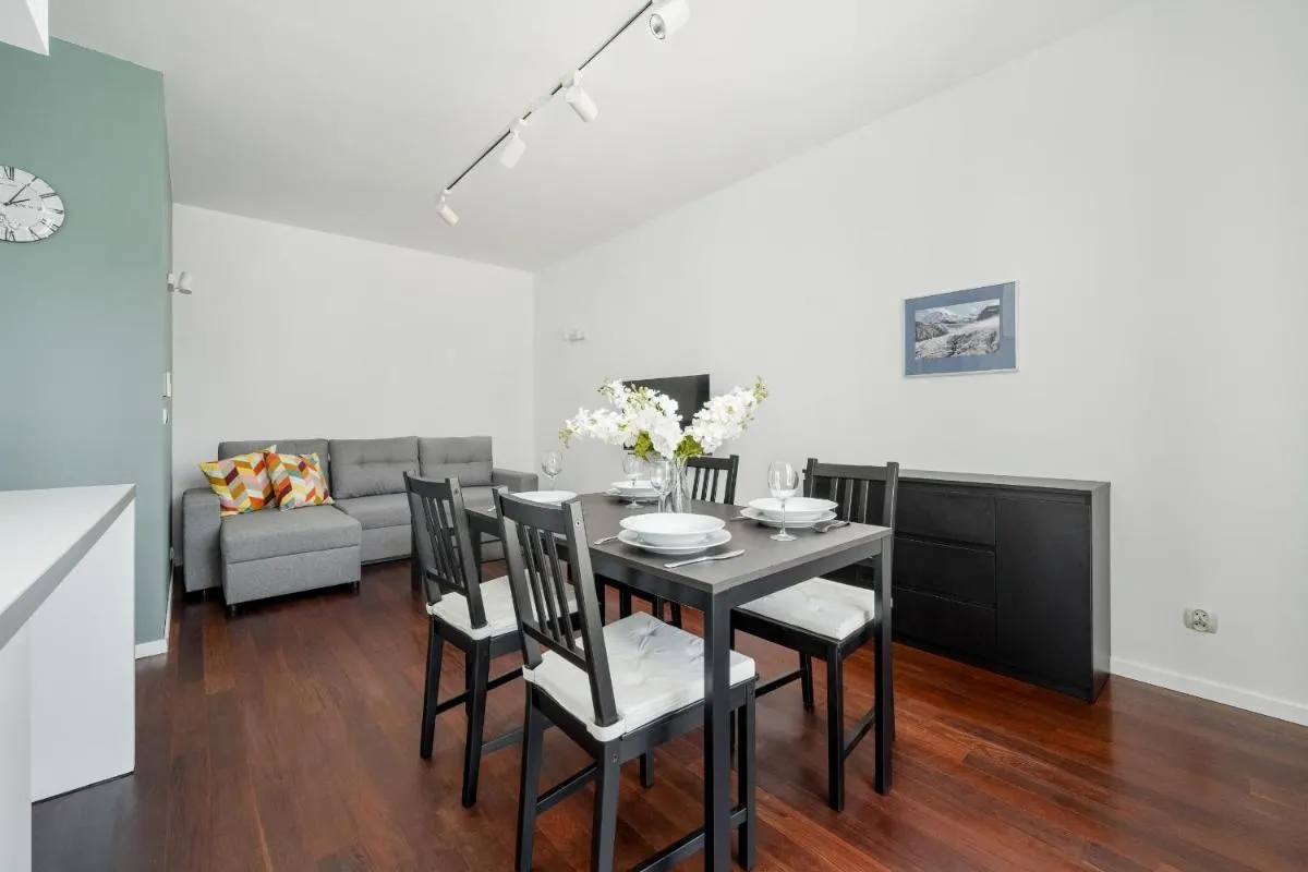 Image 2 of Przytulny Apartament z Parkingiem Partynice we Wrocławiu by Noclegi Renters