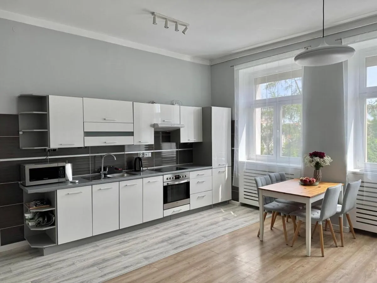 Image 3 of Quiet apartment by the market