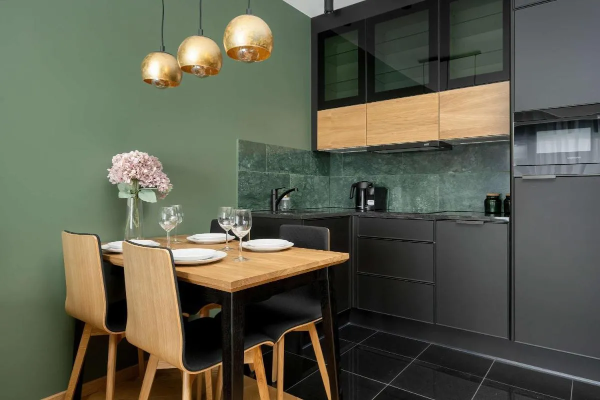 Image 2 of Quorum Apartment with Parking and Air Conditioning close to the City Center in Wrocław by Renters Prestige