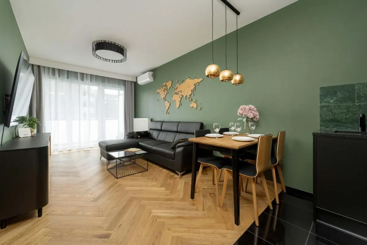Image 6 of Quorum Apartment with Parking and Air Conditioning close to the City Center in Wrocław by Renters Prestige