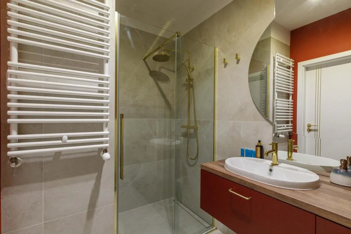 Image 2 of Quorum Apartments by UniqueRent
