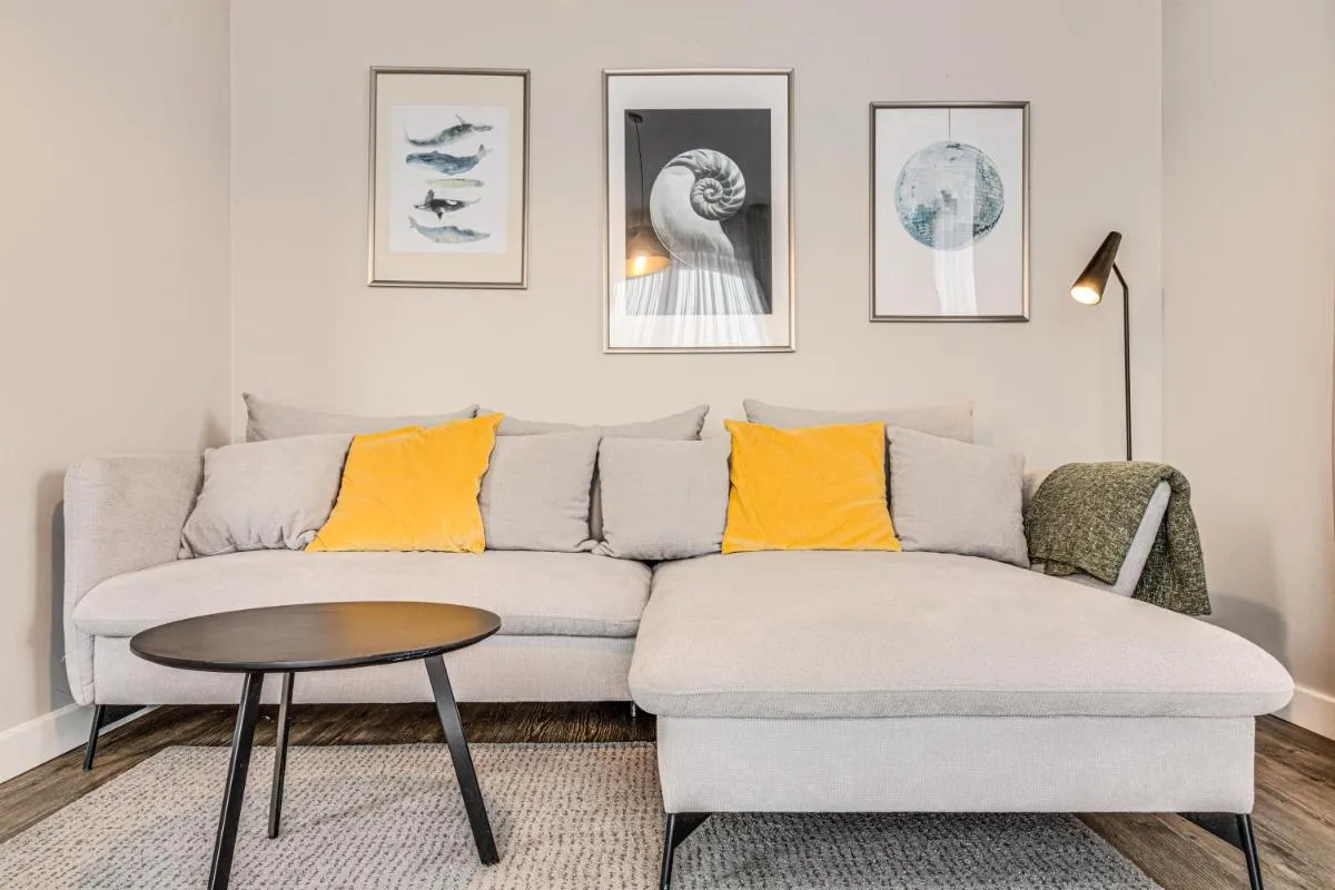Image 1 of RentPlanet – Apartament Słonimskiego