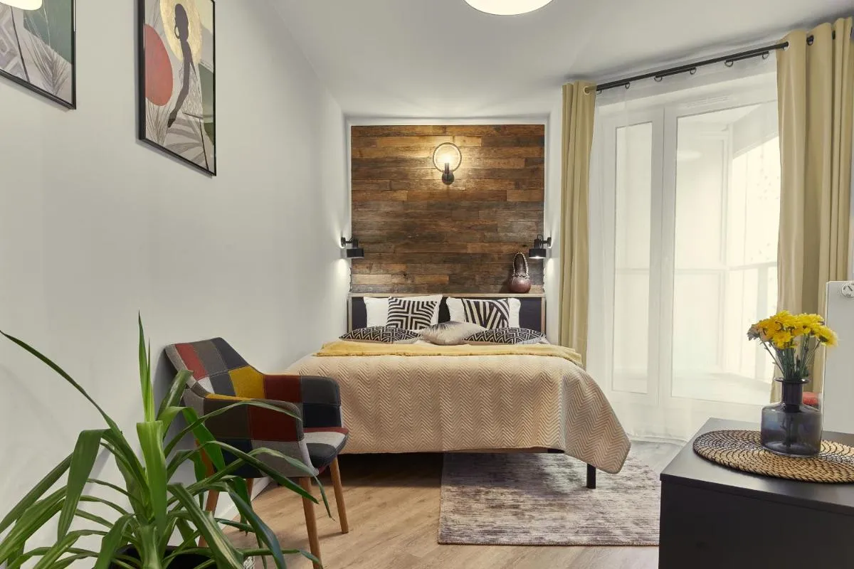 Image 6 of Sherlock Apartment