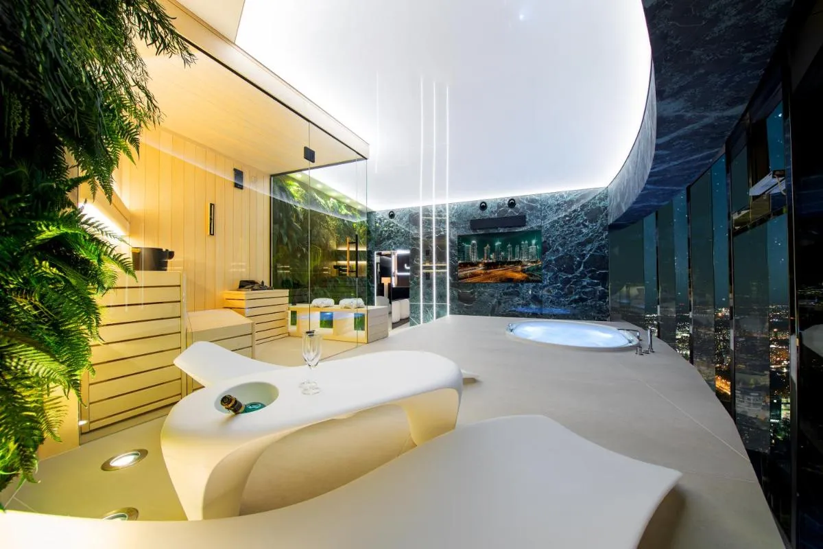 Image 5 of Sky Tower – 48 Piętro Penthousy z Prywatna SPA – ADULT ONLY