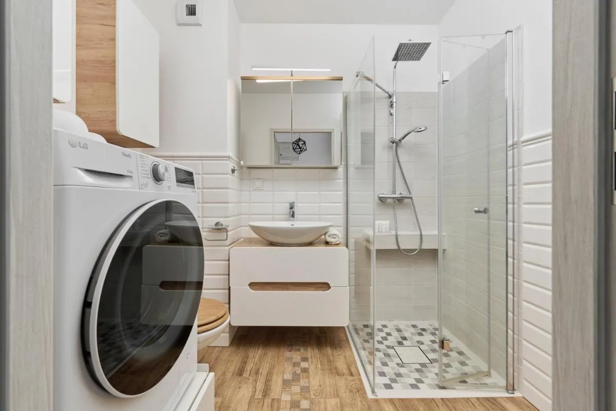 Image 2 of Spacious Apartment suitable for Remote Work with Balcony & Parking by Noclegi Renters