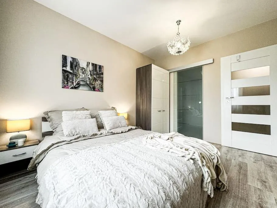 Image 6 of Stylish Apartment – Balcony, Church Views, Parking! Tram