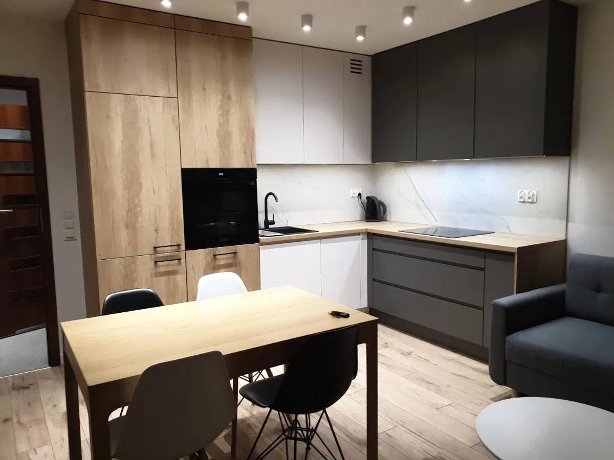 Image 3 of Tesorio Apartment Wroclaw – Air Conditioning, Free Parking, Self Check-in – Klimatyzacja, Parking Podziemny w Cenie