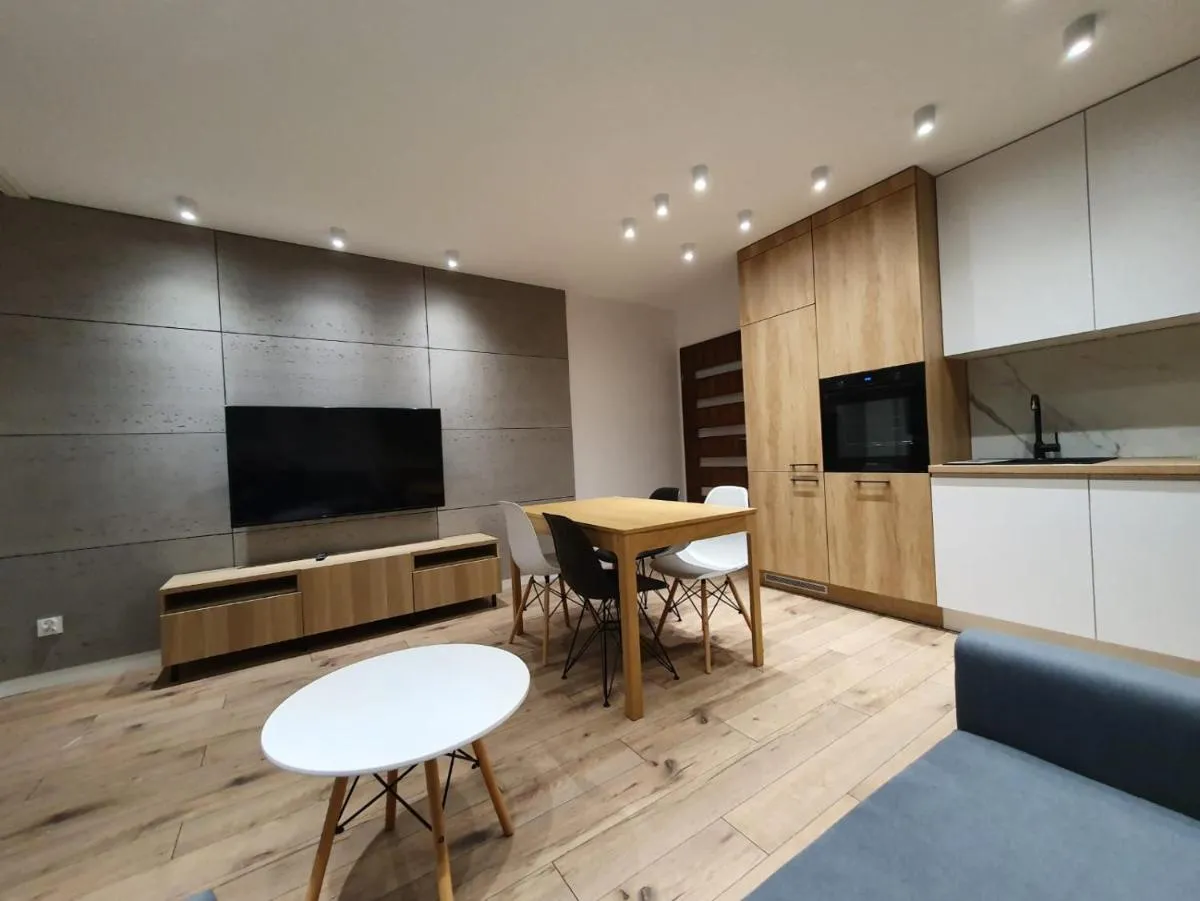 Image 4 of Tesorio Apartment Wroclaw – Air Conditioning, Free Parking, Self Check-in – Klimatyzacja, Parking Podziemny w Cenie
