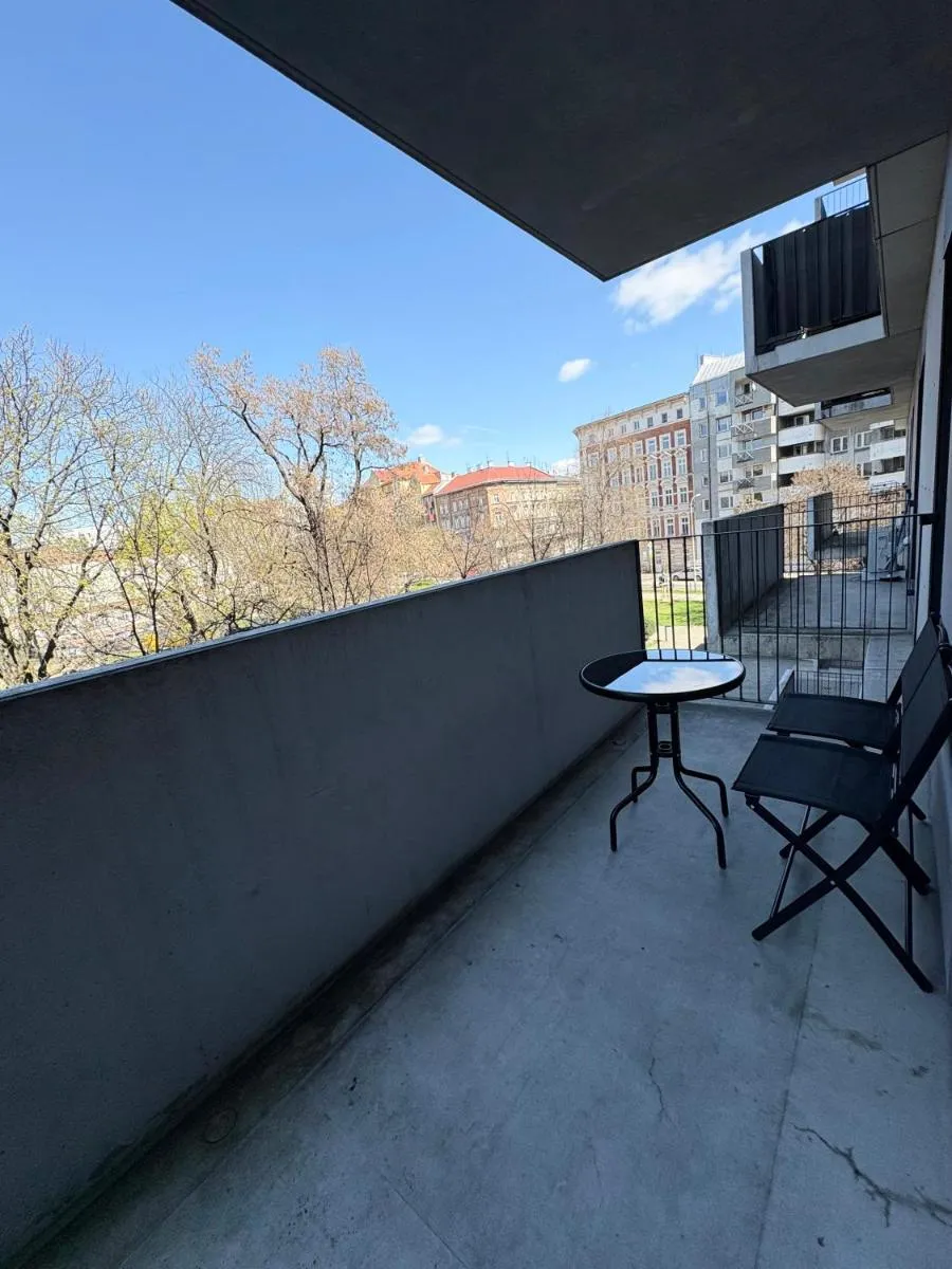Image 5 of The Grand Martini Apartment – Family & Work Space – 2 Bedrooms, 2 Bathrooms, 2 Parking Places – Twoja przestrzeń dla rodzin i biznesu – everything you need for work and family comfort