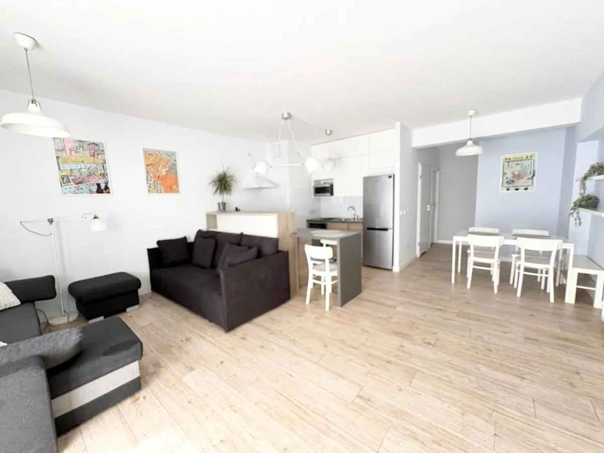 Image 1 of The Grand Martini Apartment – Family & Work Space – 2 Bedrooms, 2 Bathrooms, 2 Parking Places – Twoja przestrzeń dla rodzin i biznesu – everything you need for work and family comfort