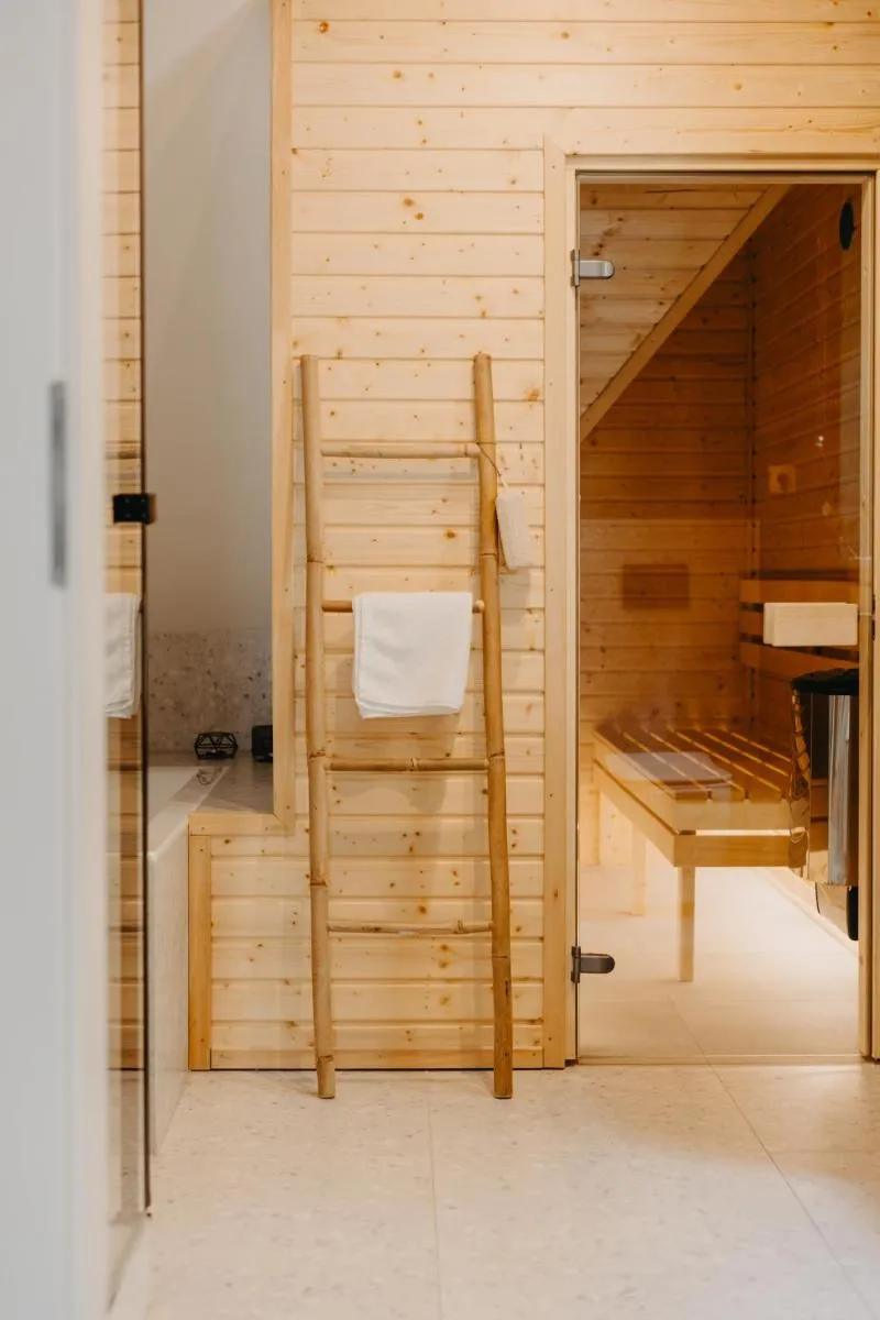 Image 6 of Uniwersytecka 27 – Przestronny apartament na Wrocławskiej Starówce – 3 sypialnie, sauna, billard – Fair Rentals