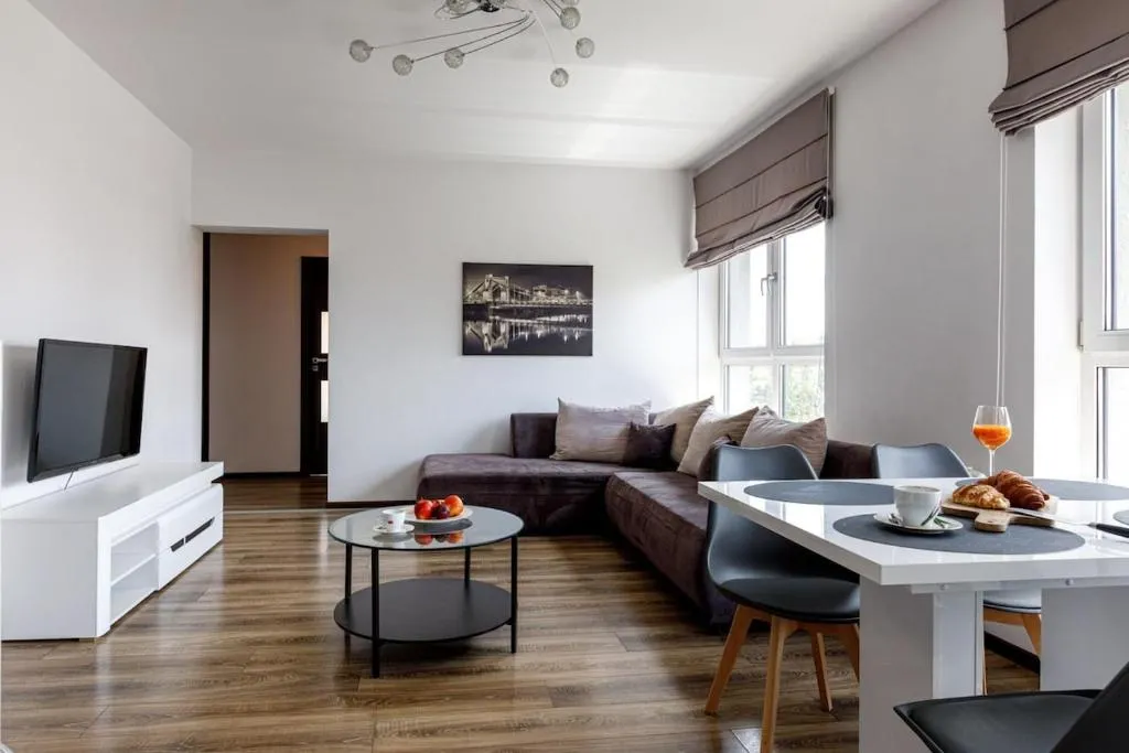 Image of Urban Chic – Great Location – 2 Bedrooms& Legnicka