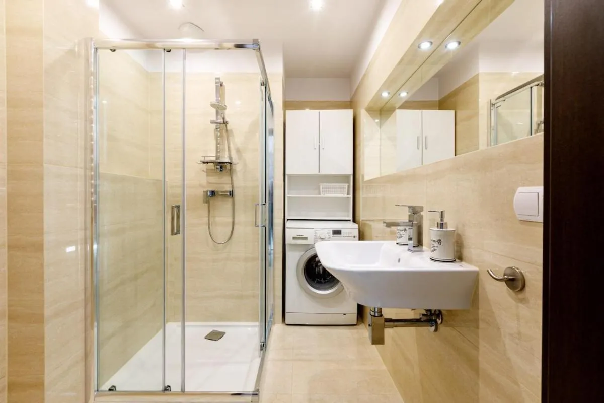 Image 2 of Urban Chic – Great Location – 2 Bedrooms& Legnicka