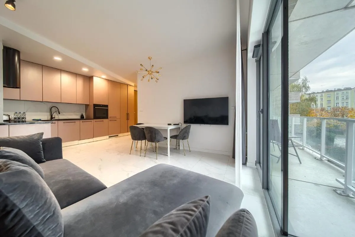 Image 3 of Zyndrama City Centre Deluxe Apartment