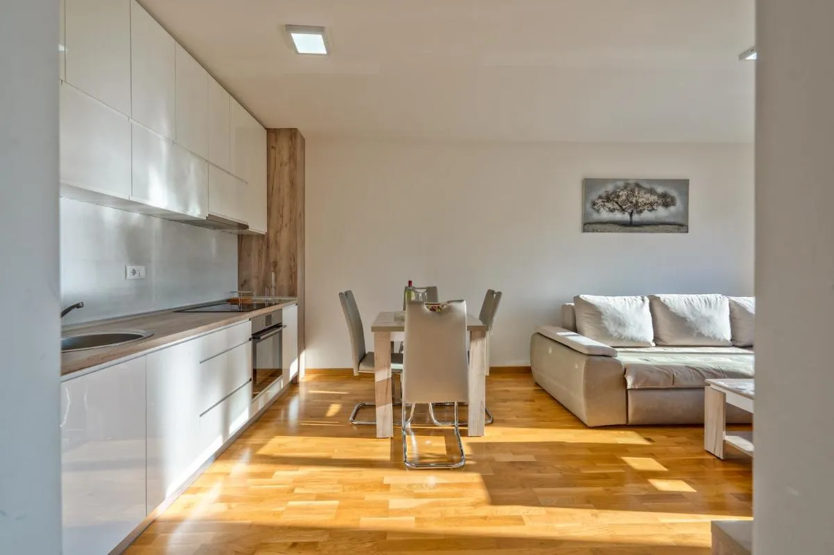 Photo 4 of Apartman Sale