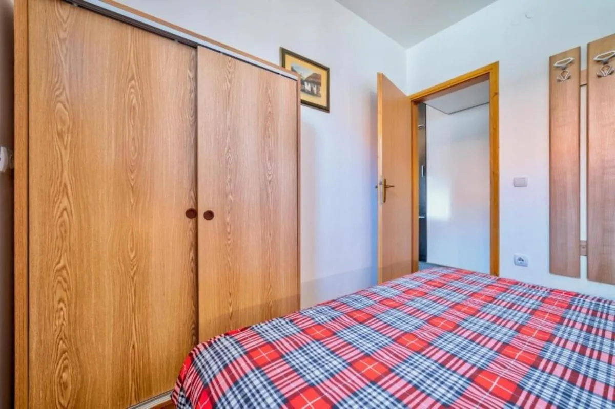 Photo 3 of Cliff Apartments