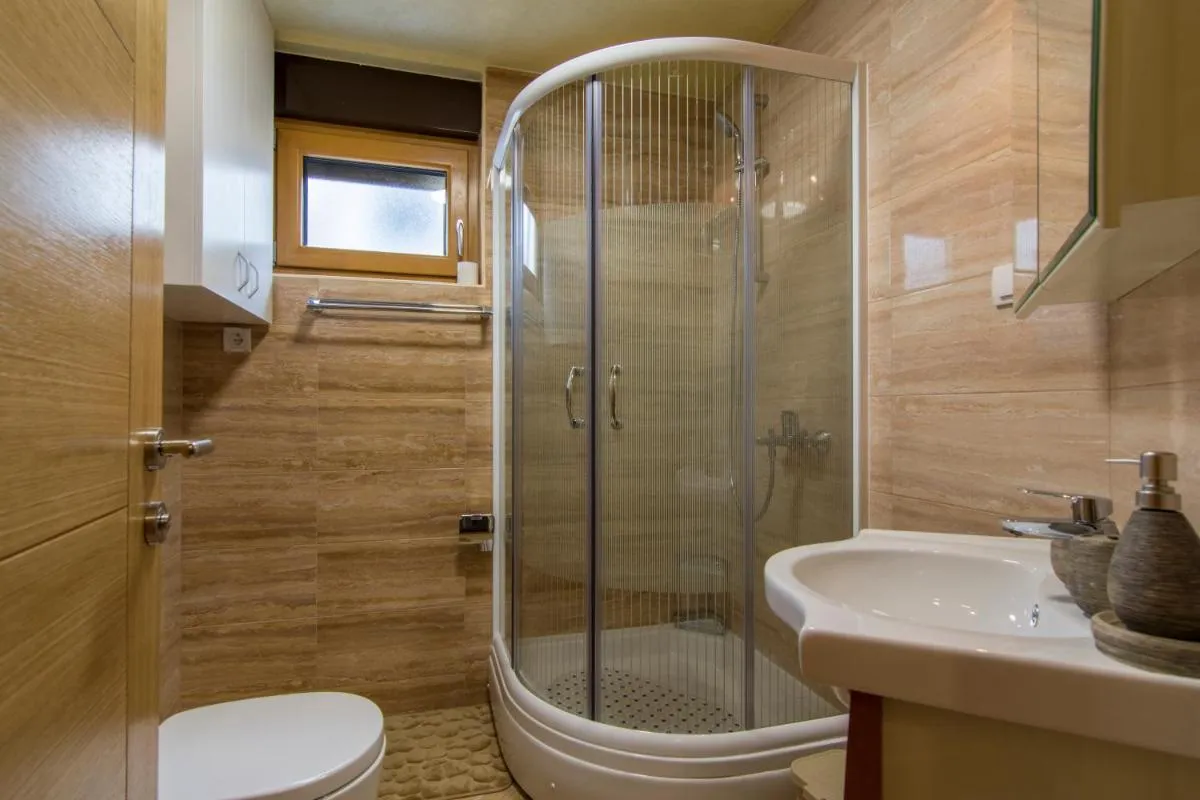 Photo 3 of Diamond Apartments