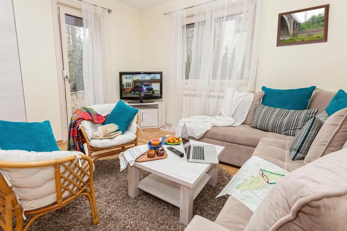 Photo 5 of Goldpine Apartments