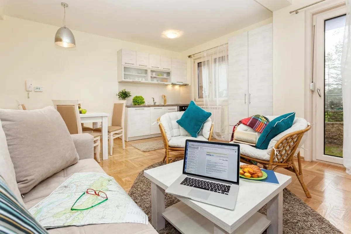 Photo 4 of Goldpine Apartments