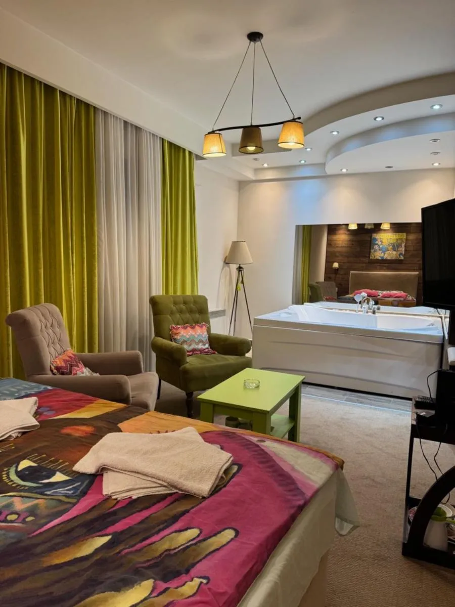 Photo 4 of Jacuzzi In Bedroom Elegance Apartments