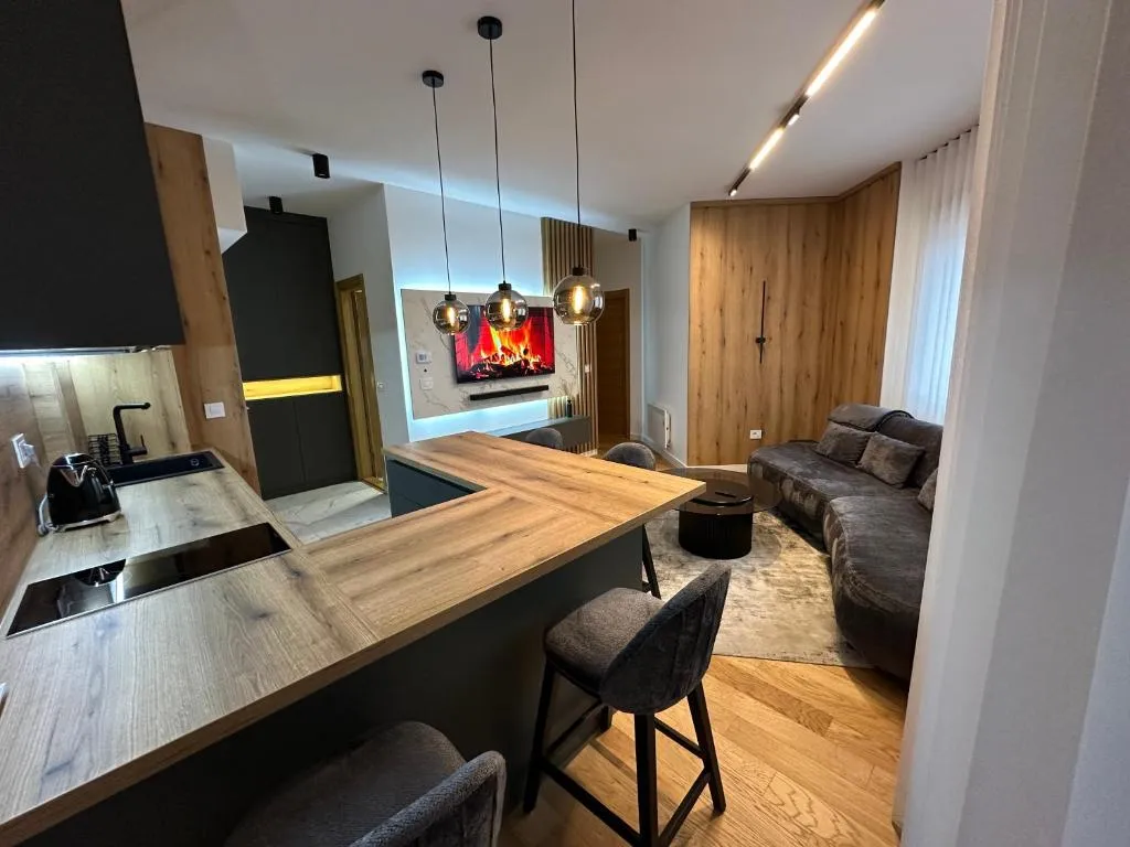 Square Luxe Residences
