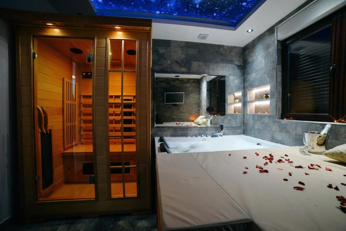 Photo 3 of You & Me spa apartment